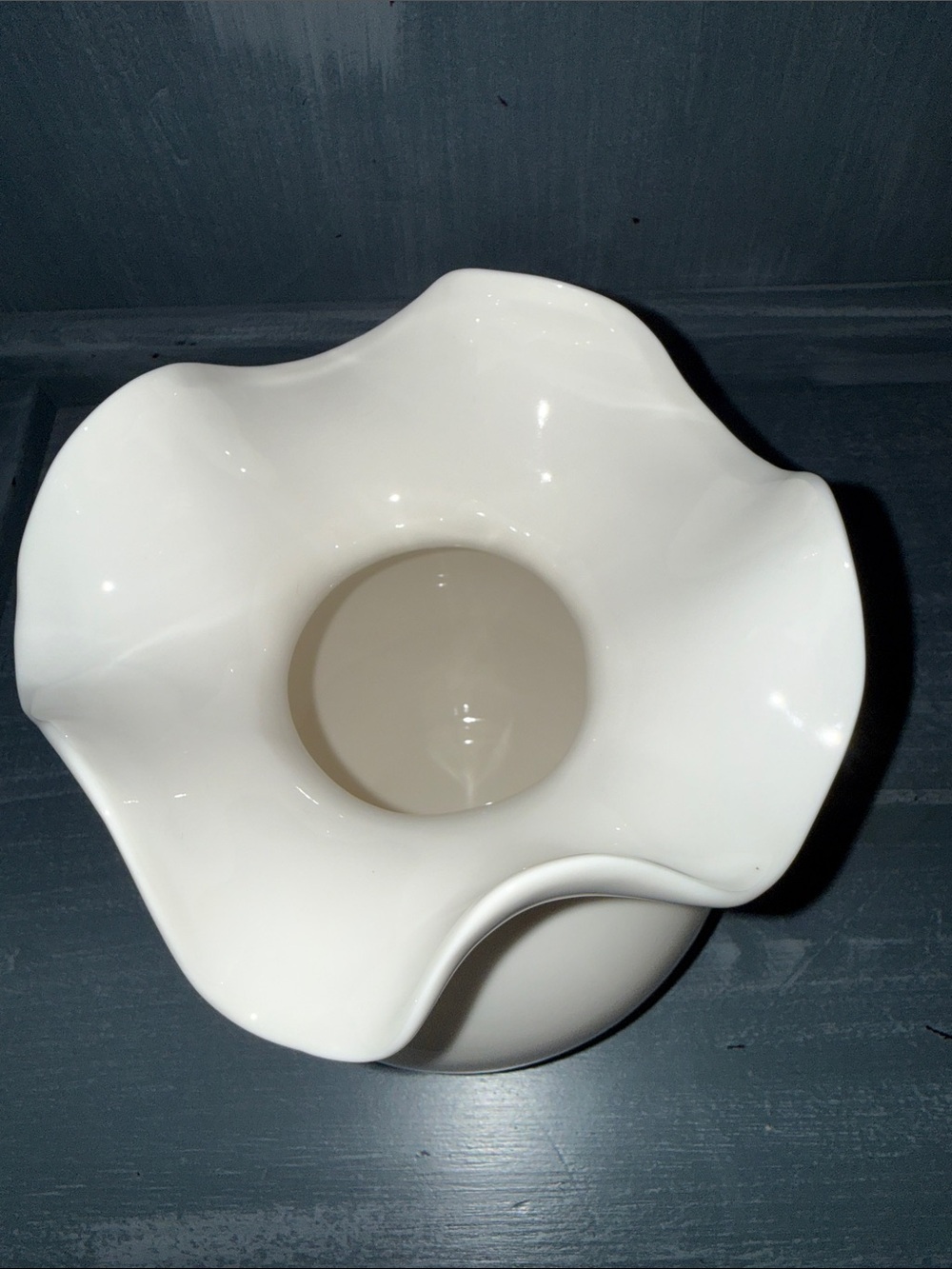 Mark & Graham CERAMIC RUFFLE VASE - Picture 5 of 7